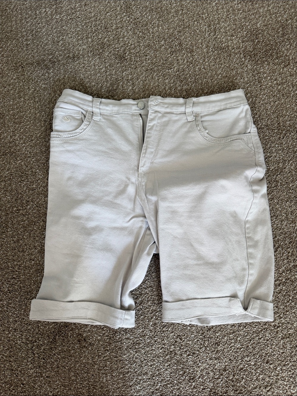 Gloria Vanderbilt White Women's Flat Front Shorts